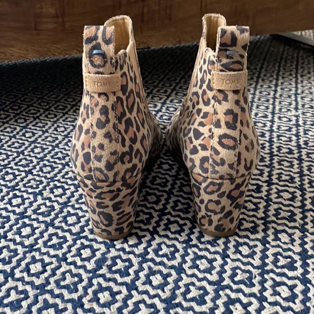 Toms - Picture 3 of 5